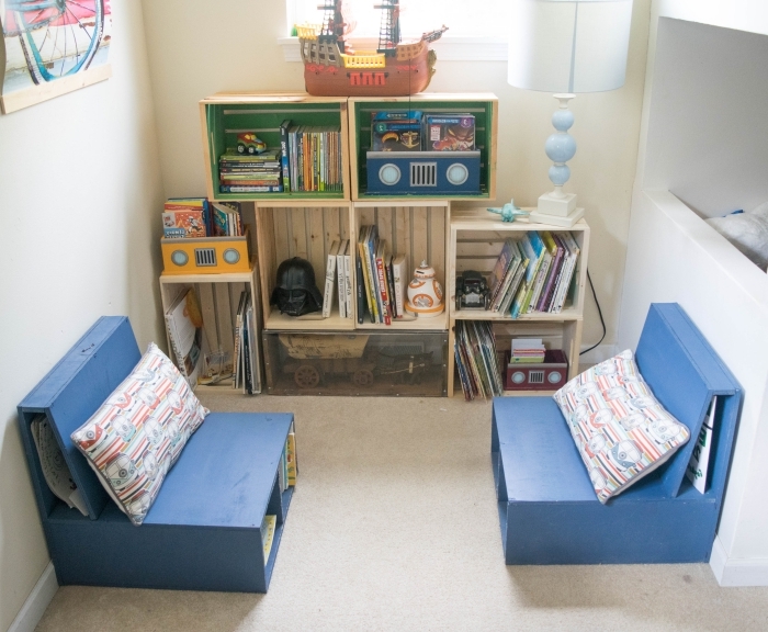 design coin de lecture et jeu dans une chambre d'enfant, fabriquer ses meubles en bois de palette ou cagettes de bois