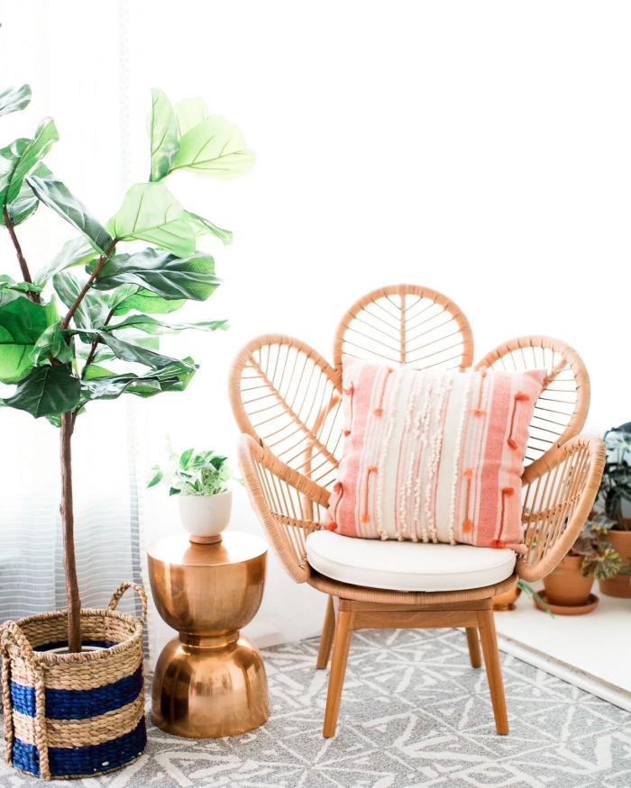 modèle de chaise paon en rotin et bambou tendance, déco rotin pour un salon moderne de style jungalow ou boho chic