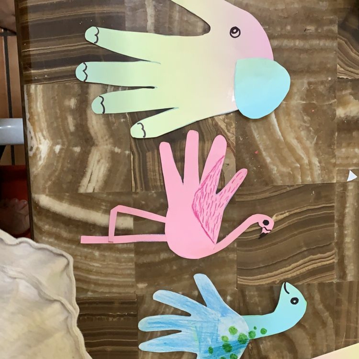 Dessiner sa main pour créer des caractères fantastiques cadeau fete des peres bebe, que faire pour le pere de votre bebe cadeau