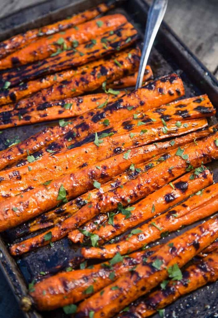 quel accompagnement barbecue simple, idée pour faire des carottes grillées comme legumes accompagnement barbecue
