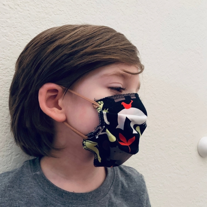 fabriquer un masque visage tissu pour enfant, diy modèle de masque adapté au visage d'enfant, couture masque contre Covid19