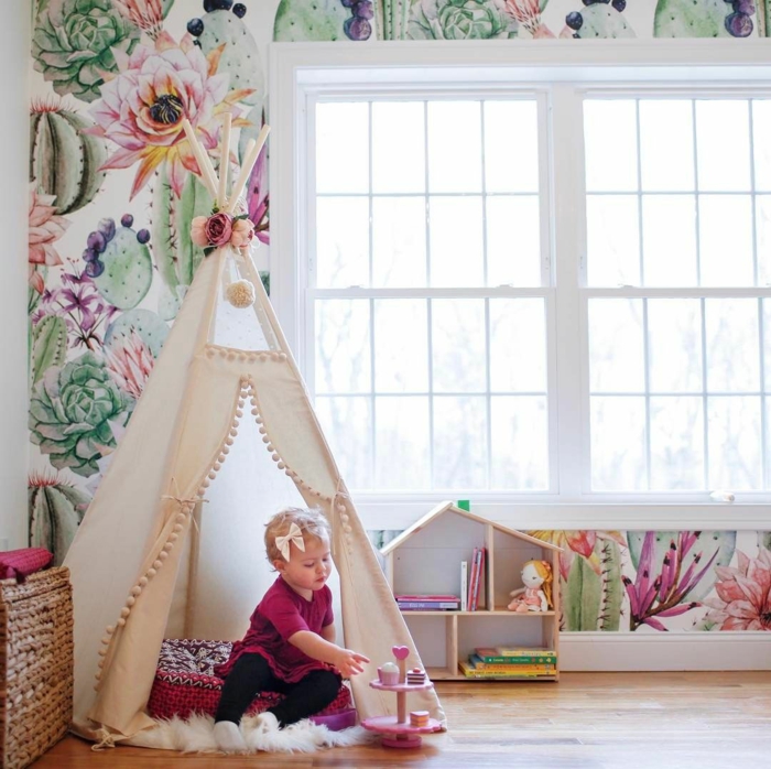 Tipi bébé papier peinte fleurie cactus couleur chambre fille, chambre de petite fille, les couleurs tendances