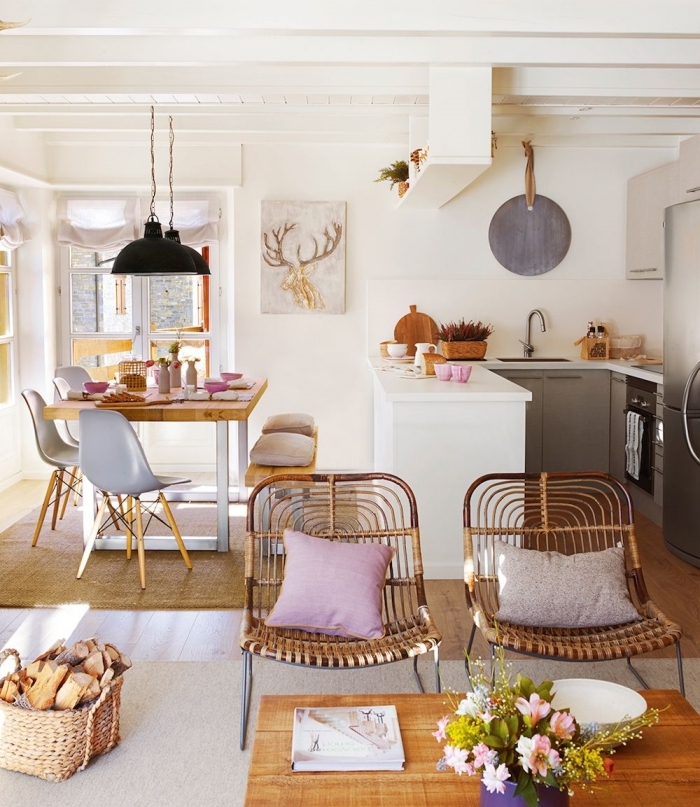 idée comment décorer une petite cuisine en L ouverte, design salle à manger ouverte vers un salon en rotin et bois