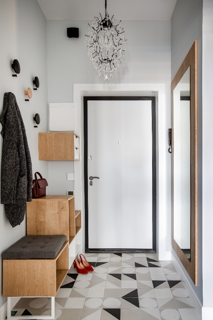 carreaux motifs triangles blanc et gris crochets vêtements quelle couleur pour un couloir sans fenetre design entrée étroite moderne
