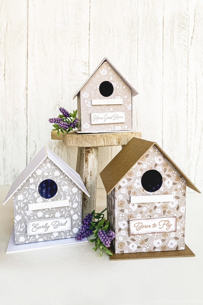 fabriquer une mangeoire pour oiseaux décorative avec carton et papier à motifs floraux, maisons en carton pour oiseaux
