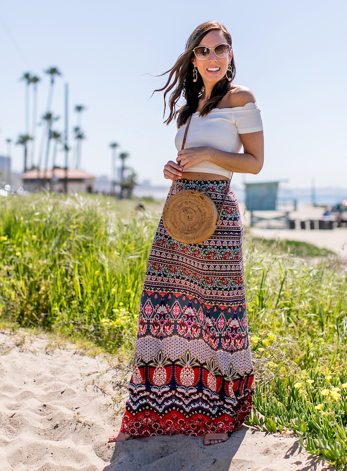 plage californie jupe longue t shirt epaules denudees robe femme habillée originale idée de robe d été femme belle