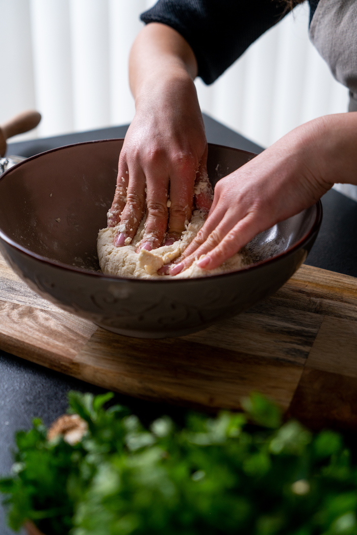 recette pate a pain naan à faire chez soi, exemple comment pétrir une pâte à pain astuces 
