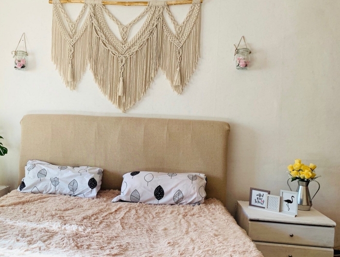 suspension corde macramé décoration chambre boho chic couleurs neutres fabriquer une tete de lit avec corde cotton beige