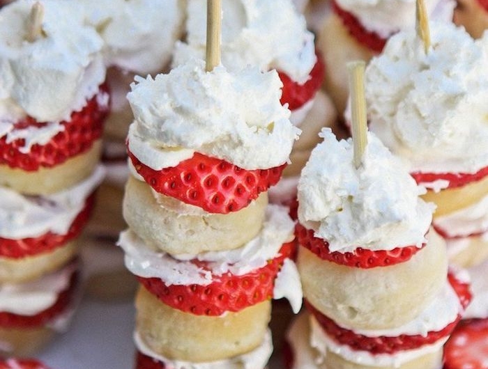 brochette buffet sucré pancake crème fraîche et fraises réception mariage repas