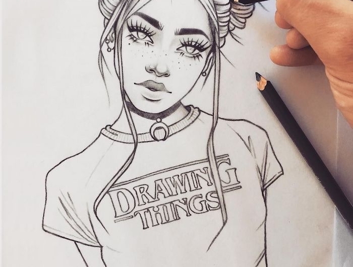 dessin tumblr fille aux cheveux avec des mèches encadrant le visage tee shirt swag comment dessiner un visage t shirt stranger things inspiré