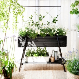 Jardinière pour balcon ou terrasse : comment la choisir, adopter ou fabriquer soi-même