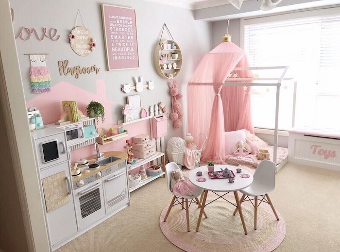design chambre lit maison montessori idée déco salle de jeux meuble de rangement jouet simplicité