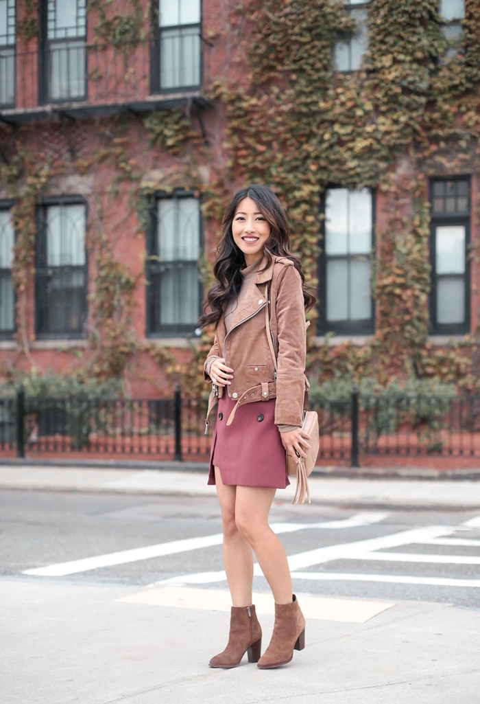 jupe courte fendue bottines velours marron tendances automne hiver 2020 2021 vêtements couleurs femme comment bien s habiller