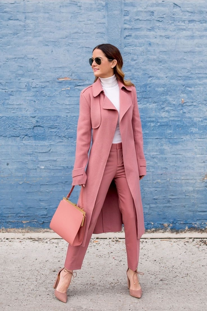 lunettes de soleil tendance femme accessoires mode couleur automne 2020 vêtements pantalon slim rose pastel pull blanc