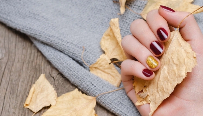 modele ongle automne facile à faire soi même manucure simple couleur ongle automne vernis bordeaux