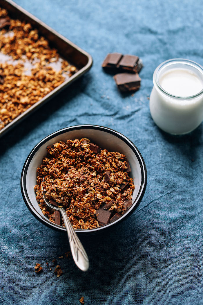 recette granola chocolat cacao simple pour petit dejeuner ideal appetissant