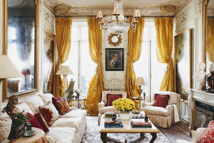 rideaux couleur jaune canapé blanc fleuri mobilier style baroque tapis coloré améangement appartement vintage chic deco salon baroque