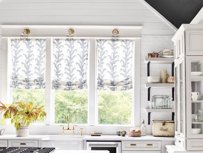 rustique maison cuisine blanche comment peindre un plafond originale idee decoration plafond noir
