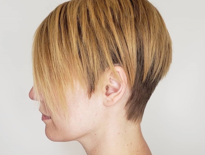27 moderne court femme tendance coiffure 2020 couleur miel avec une frange