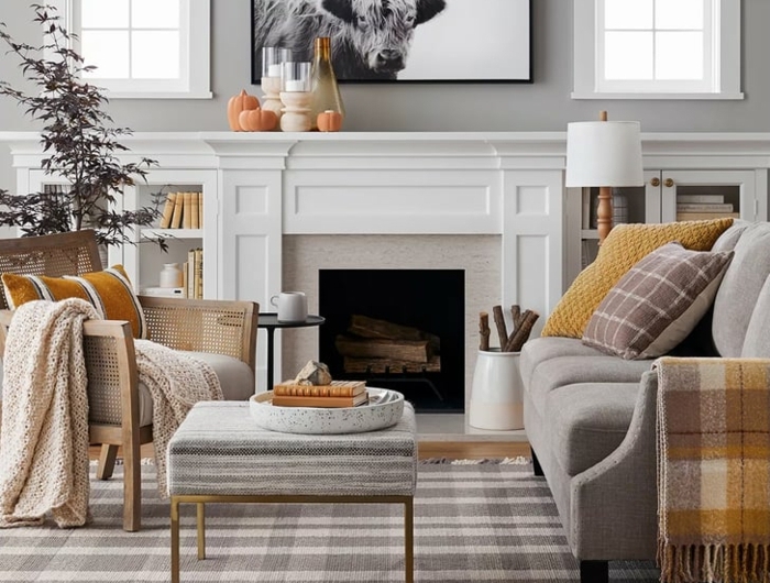 belle déco d automne appartement confortable plaid tapis et coussin canapé gris salon bien décoré
