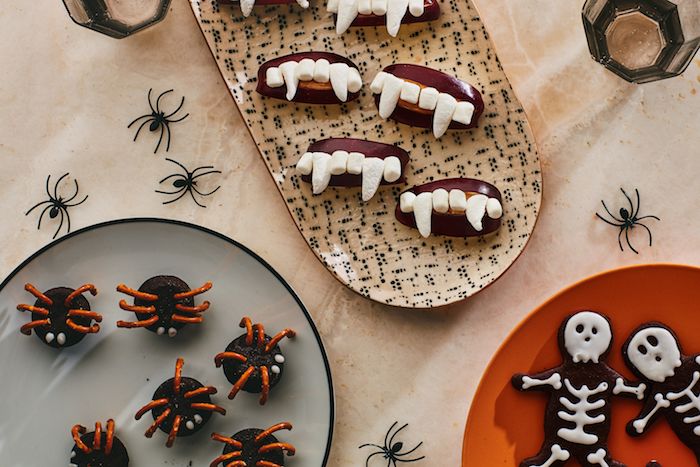 biscuit halloween squelette cookies oreo araigné et bouche de pomme beurre de cacahuete et marshmallow
