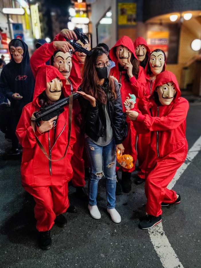 casa de papel halloween group dali masques monney heist rouges costumes déguisement cinéma idée déguisement personnage de film