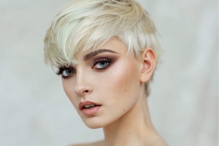 coiffure femme 60 ans épanouie coupe courte pixie ou du lutin 1