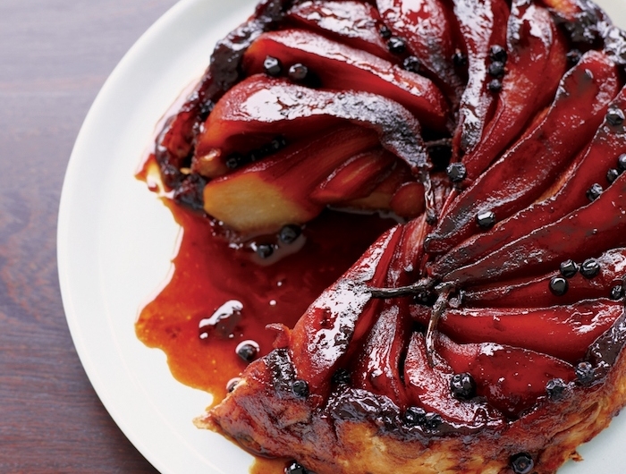 exemple de tarte aux poires tarte tatin recette avec des poires pochées vin rouge et myrtilles