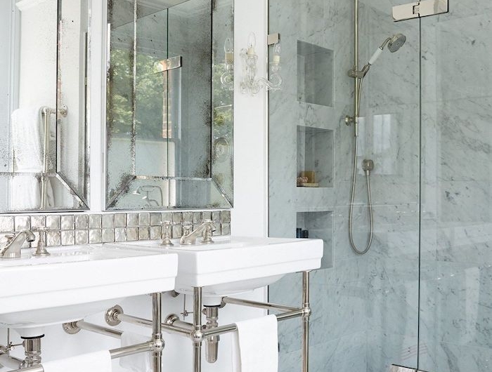 idee de decoration salle d eau en marbre et verre deux lavabos