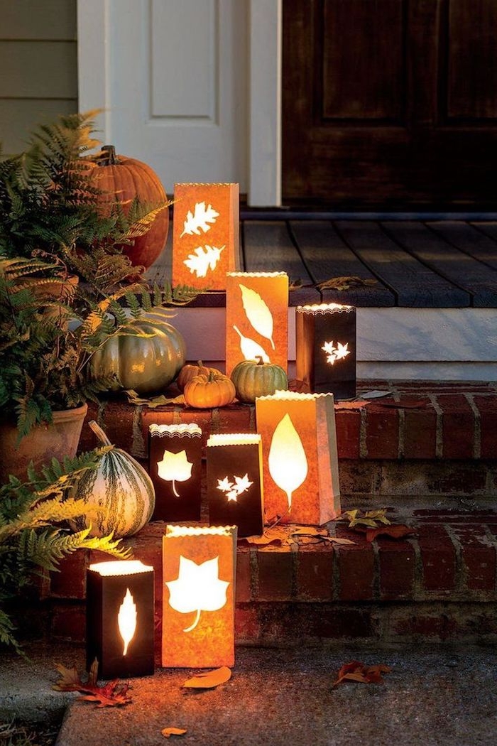 lanternes halloween diy idée de décoration halloween en papier avec des sacs de papier avec bougies à l intérieur