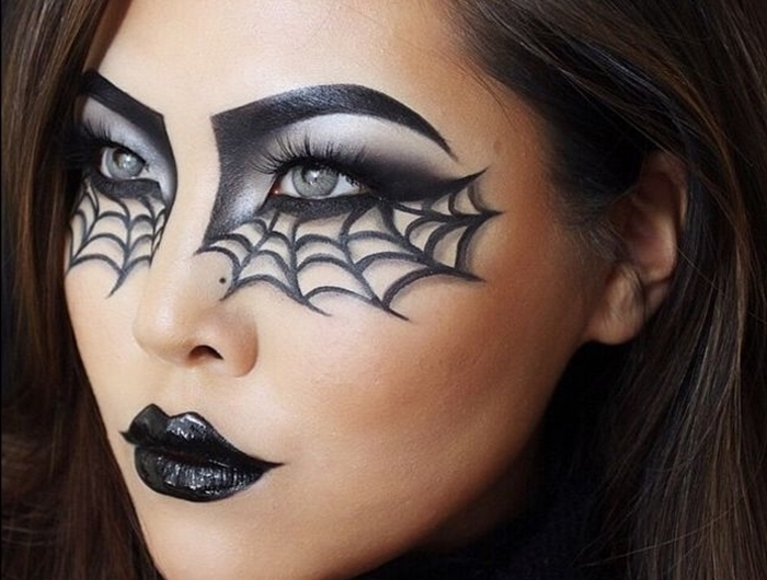 makeup halloween facile à faire maison idée maquillage femme fête déguisée femme araignée toile dessin crayon et fards paupières noirs