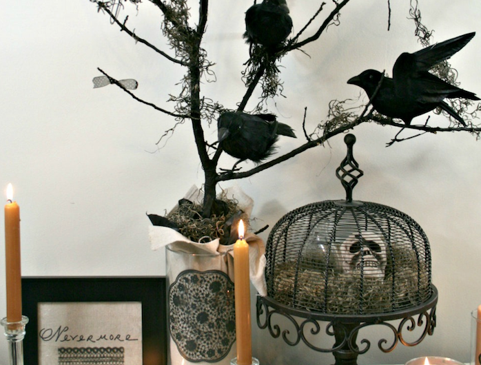 mini photophores diy en verre avec bougie et décoration de dentelle noire bricolage halloween déco soirée halloween terrifiante