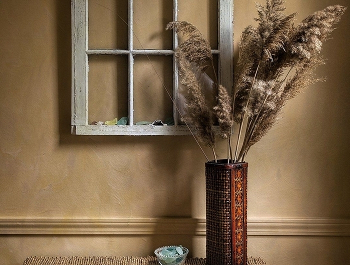 pampas séchées peinture murale sable fenêtre décorative commode bois vintage vase bois accessoires déco couloir