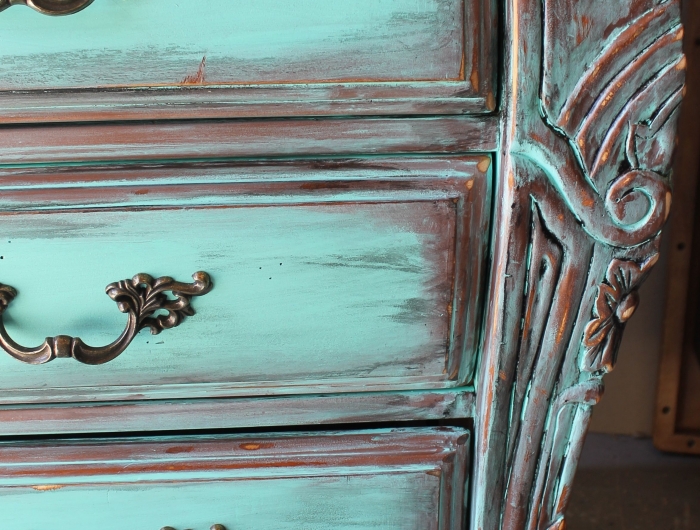 repeindre un meuble en bois ancien commode relooke peinture en couleur anthracite