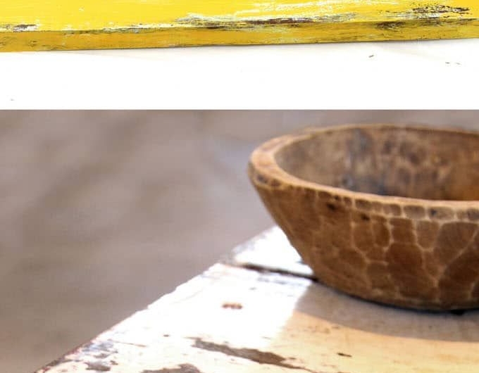 technique de customiser un meuble ancien usage de vaseline table élimé en bois blanche