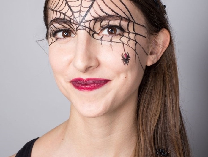 toile d araignée dessin fête halloween maquillage femme yeux marron rouge à lèvre rouge toile araignée crayon noir