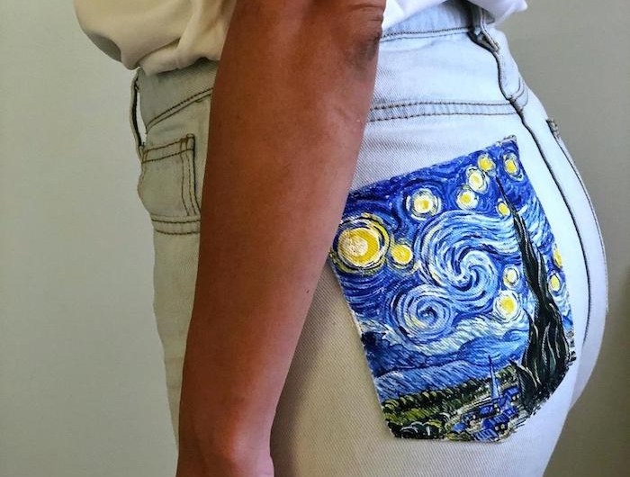 customiser un vetement en denim peindre des images sur les poches d un jean