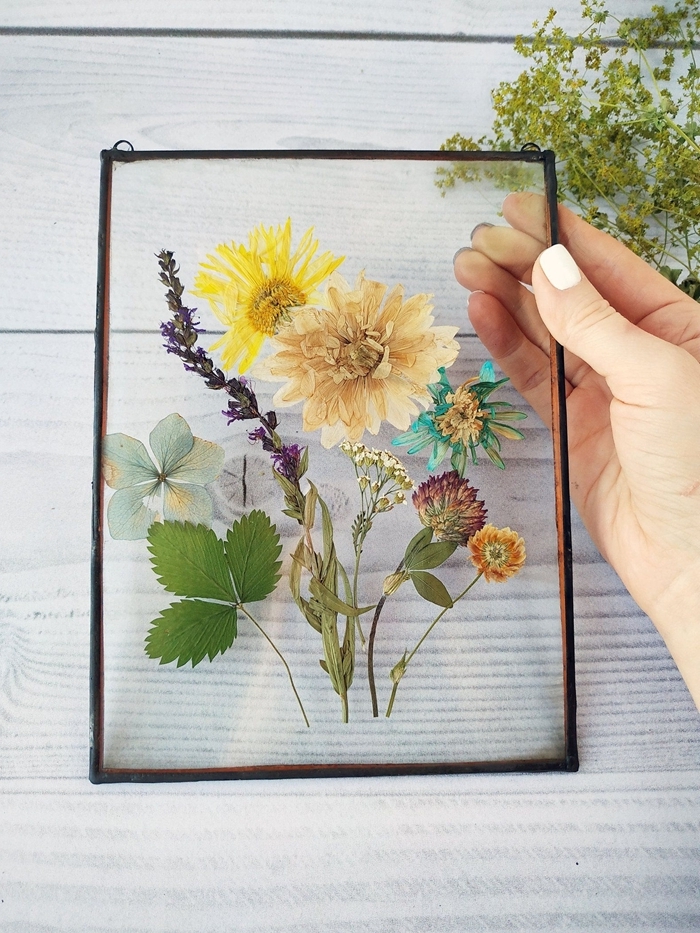 decoration avec fleurs sechees diy cadre photo verre technique pressage fleur et herbes création avec fleurs