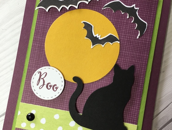 figurine silhouette chat en papier noir creation halloween pleine lune feuille cartonnée jaune chauve souris pliage papier