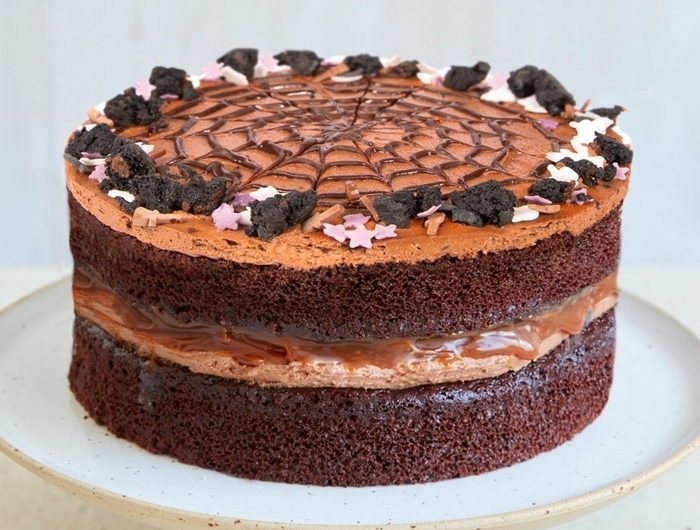 gateau chocolat halloween recette cake facile au chocolat crème biscuits oréo chocolat fondu en forme toile d araignée