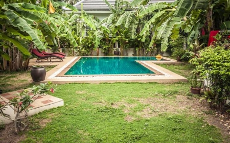 quelle piscine pour jardin exemple de piscine enterrée dans la cour d une maison moderne