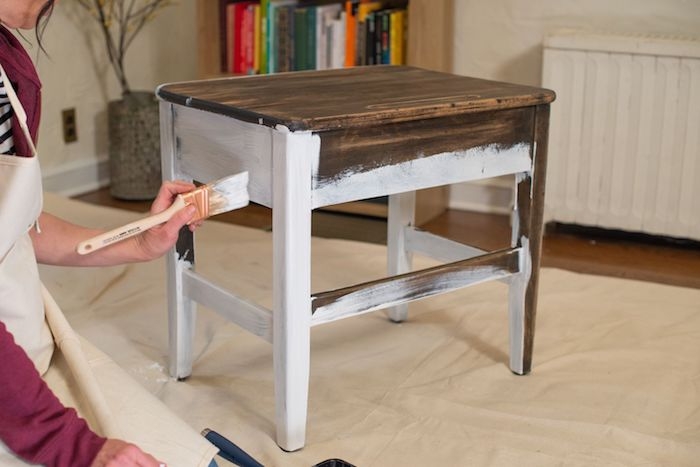 relooker un meuble mettre de l appret avant de la peinture comment preparer un meuble en bos