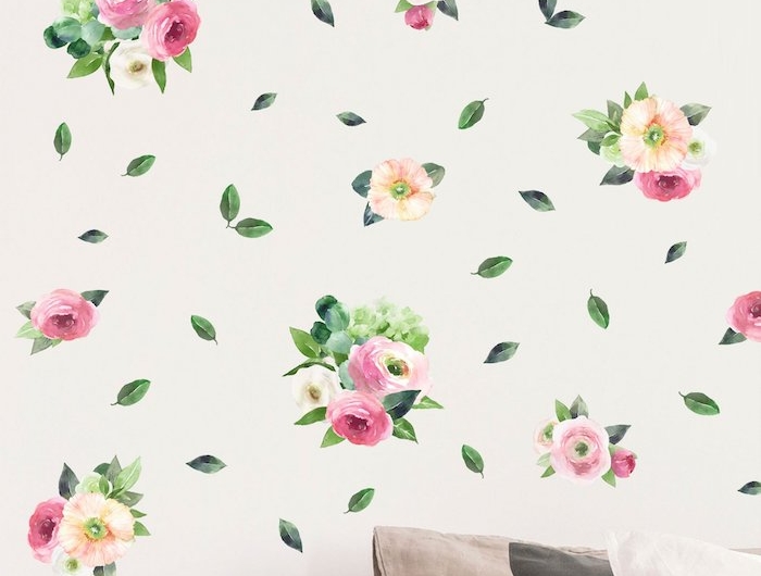 sticker mural en dessin floral pour decorer la salle de sejour