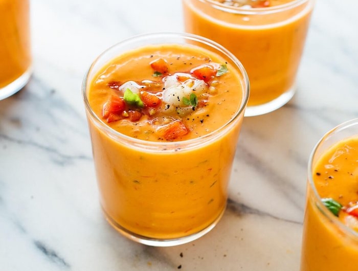 verrine gazpacho soupe froide aux legumes à servir en entrée apéro original en verre