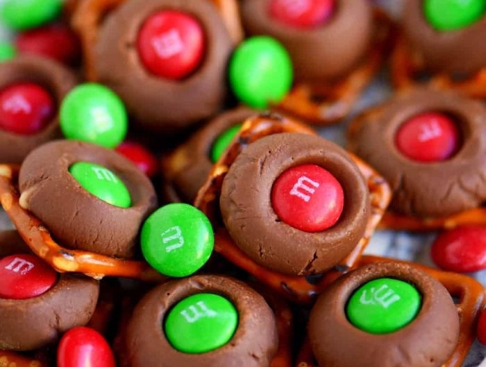 bretzels chocolat et bonbons idée recette noel originale sucrée à faire avec des bonbons chocolat