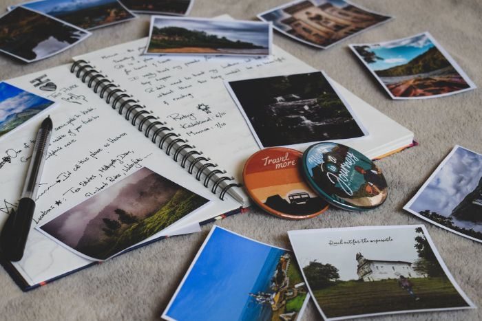 idee faire un journal de voyage carnet de voyage diy avec des photos de coyages et récits activité manuelle adulte