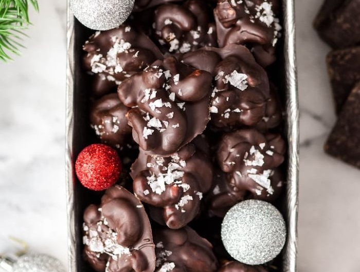 noix de cajou au chocolat noir avec du sel de mer idée gateau noel simple de deux ingredients