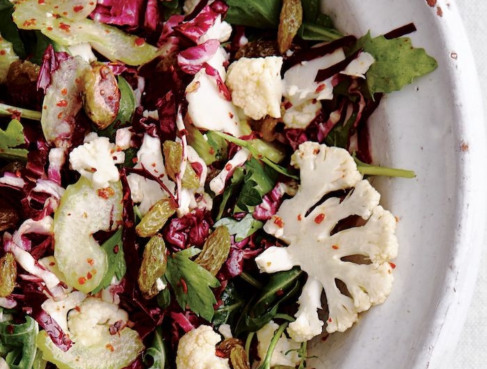 salade de chou rouge et chou fleur avec des raisins recette simple et facile