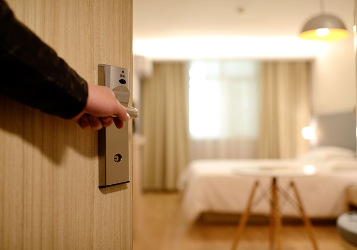 Les prérequis essentiels pour choisir la porte de chambre d'hôtel