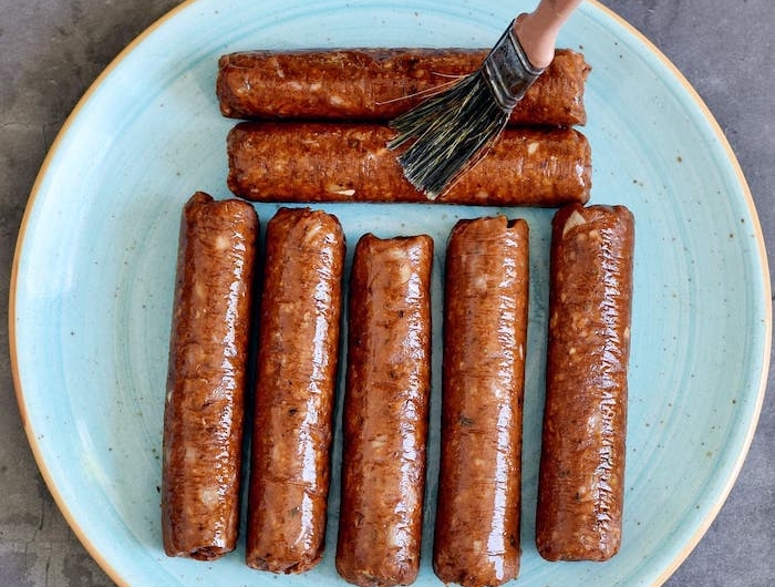 des saucissons veganes pour un plateau de charcuterie vegetarien amuse bouche apéritif faicle